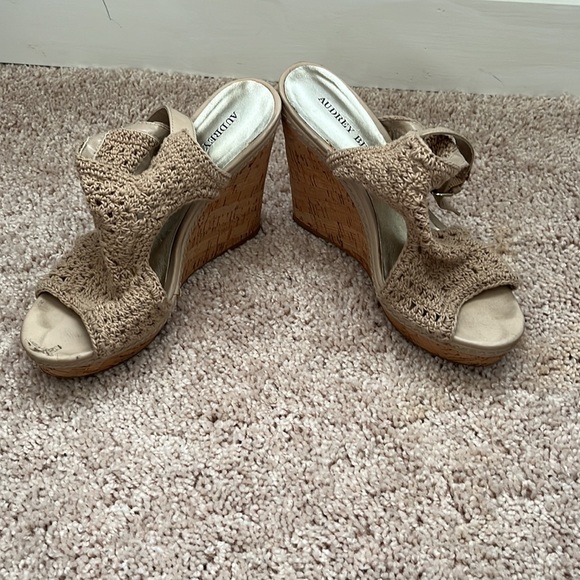Audrey Brooke Wedge Heels - Picture 3 of 3